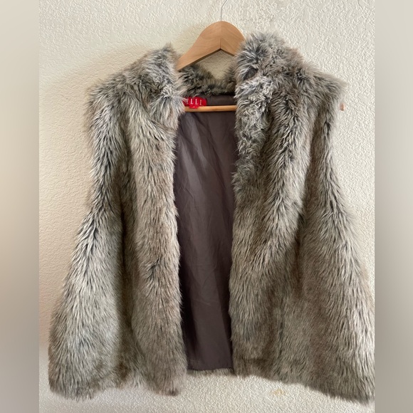 Elle Jackets & Blazers - ELLE fur vest.